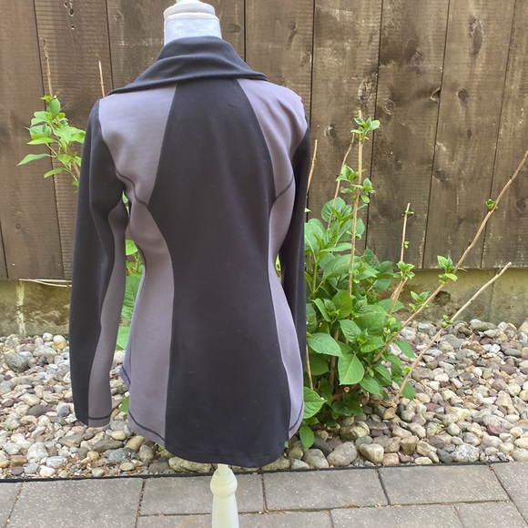 Cabi zip up sweatshirt. Hardly worn - Picture 4 of 8